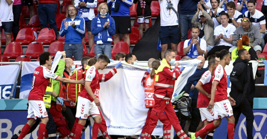 Paura Eriksen e gol Pohjanpalo, Danimarca-Finlandia 0-1