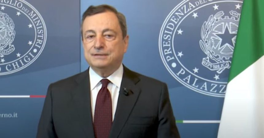 Covid, Draghi firma decreto su green pass