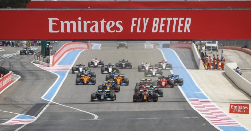 Verstappen vince in Francia davanti a Hamilton, male Ferrari