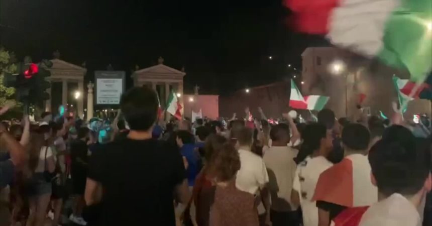 L’Italia in semifinale, esplode la gioia dei tifosi