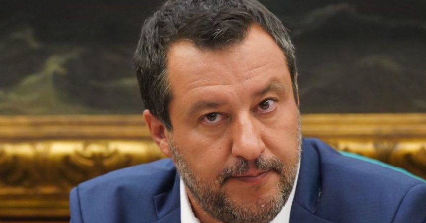 Green Pass, Salvini “Parlarne ora rovina stagione turistica”