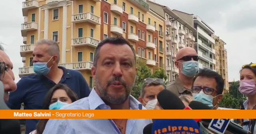 Vaccino, Salvini: “Non serve obbligo per gli insegnanti”