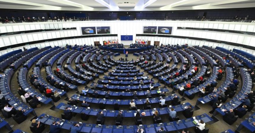 Parlamento Ue chiede che violenza genere diventi crimine comunitario