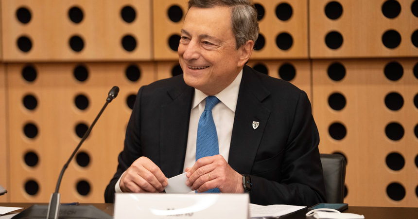 Draghi “Il Governo va avanti e non segue il calendario elettorale”