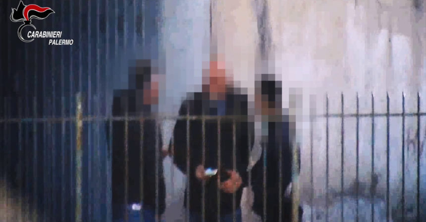 Scoperto supermercato della droga a Palermo, 57 arresti