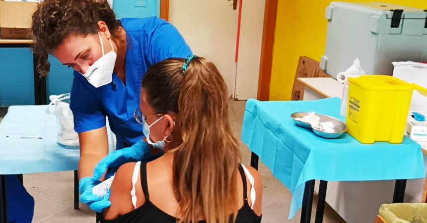 Covid, in Sicilia vaccinato il 95% del personale scolastico
