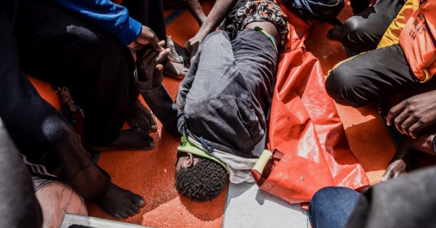 Sbarcati 280 migranti a Lampedusa, sette i morti