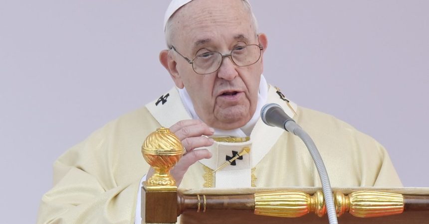 Papa “Immorale l’accanimento terapeutico, grati per le cure palliative”
