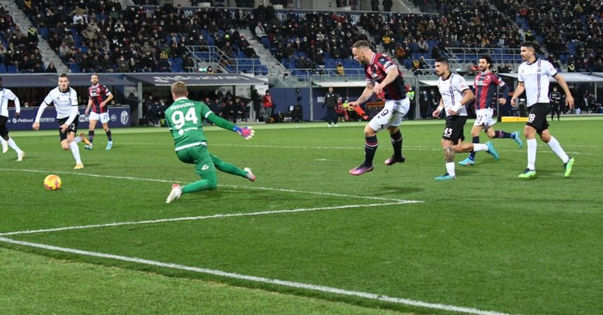 Manaj illude lo Spezia, Arnautovic firma il 2-1 del Bologna