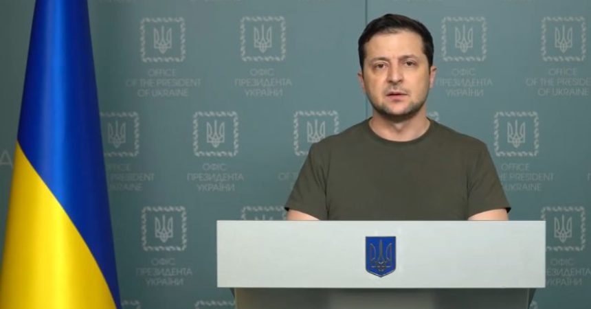 Ucraina, Zelensky: “Aperti a colloqui ma non in Bielorussia”