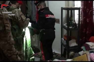 Fucili e pistole in casa a Misilmeri, tre arresti
