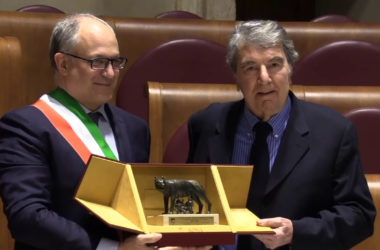 Dino Zoff compie 80 anni premiato in Campidoglio dal sindaco Gualtieri