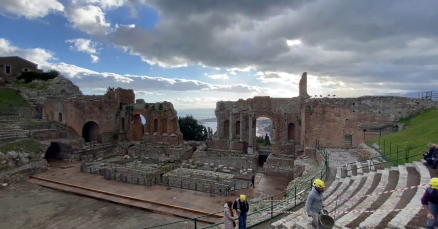 Taormina, al via il restauro delle gradinate del Teatro Antico