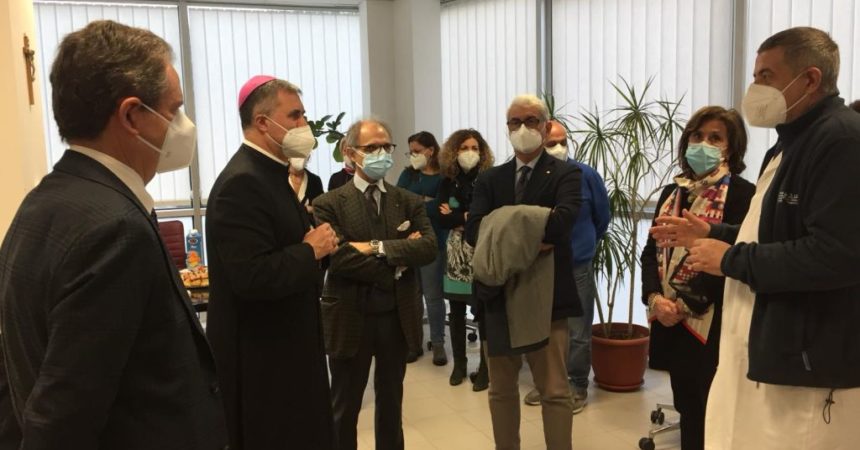 L’Arcivescovo di Palermo Lorefice in visita al Policlinico “Giaccone”