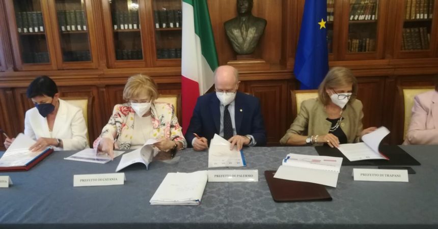 Ferrovie in Sicilia, firmati due protocolli di legalità in Prefettura a Palermo