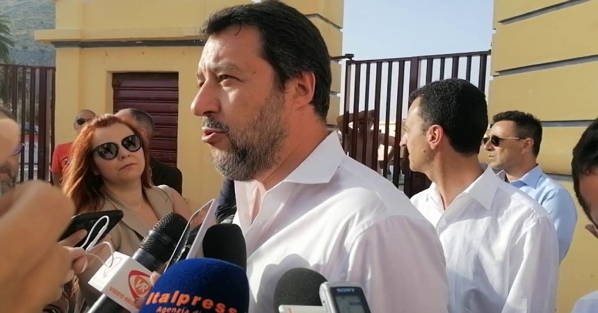 Salvini “Rdc utile per poco tempo, dare fondi a chi assume”
