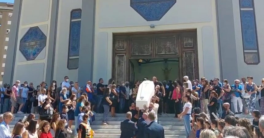 A Palermo l’addio ad Andrea, il bimbo morto a Sharm