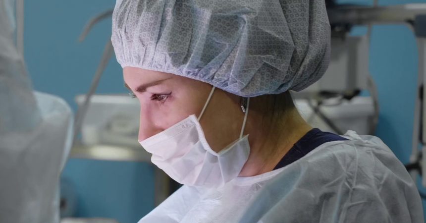 Manichini iperrealistici e realtà virtuale per formare i medici