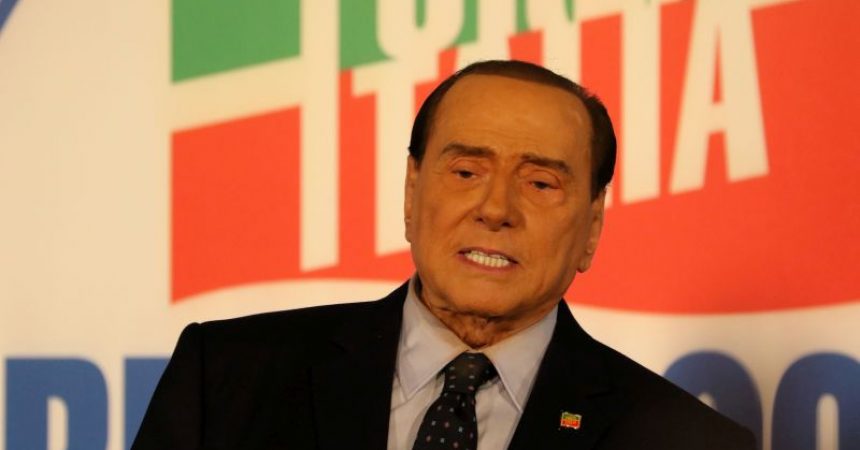 Berlusconi “La sinistra denigra, noi parliamo di contenuti”