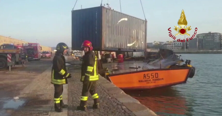 Crotone, tre morti per l’esplosione in un rimorchiatore al porto