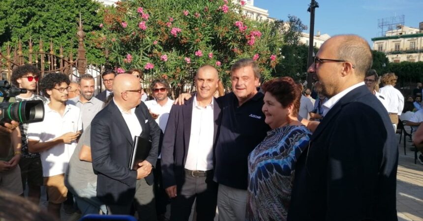 Regionali, Calenda apre la campagna elettorale di Armao in Sicilia “Serve capacità di amministrare”