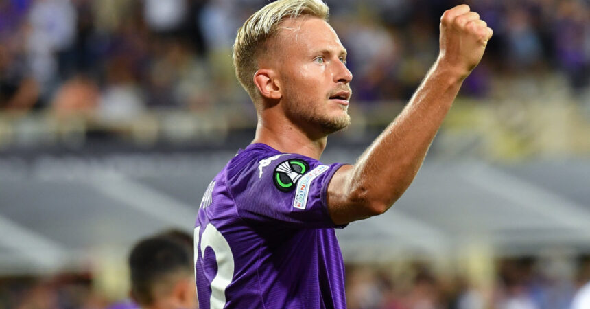 Pari viola al debutto in Conference, Fiorentina-Riga 1-1