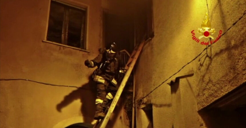 Incendio in un’abitazione in Irpinia, morto il proprietario