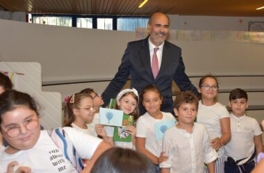Il Questore di Palermo consegna ai bambini l’agenda scolastica “Il Mio Diario”