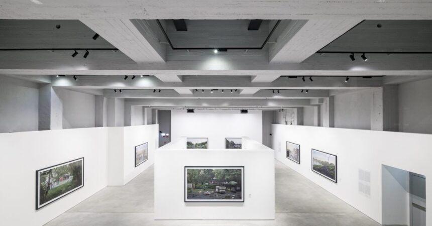 Alle Gallerie d’Italia di Torino in mostra le foto di Gregory Crewdson