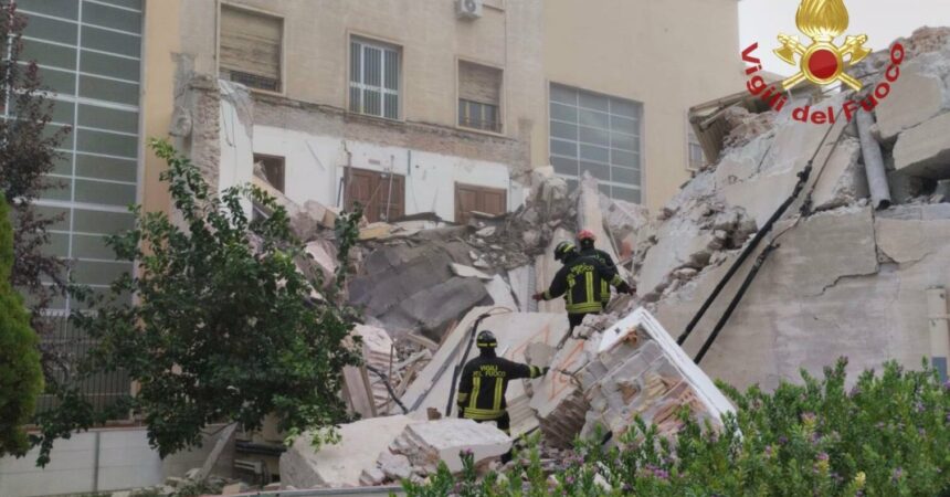 Crollo all’Università di Cagliari, nessun ferito. Il sindaco “Immagini sconvolgenti”