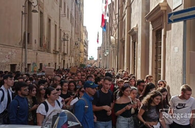 Crollo all’Università di Cagliari, gli studenti scendono in piazza