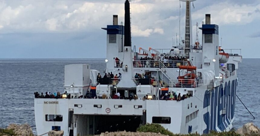 Trasferimenti migranti da Lampedusa a Porto Empedocle