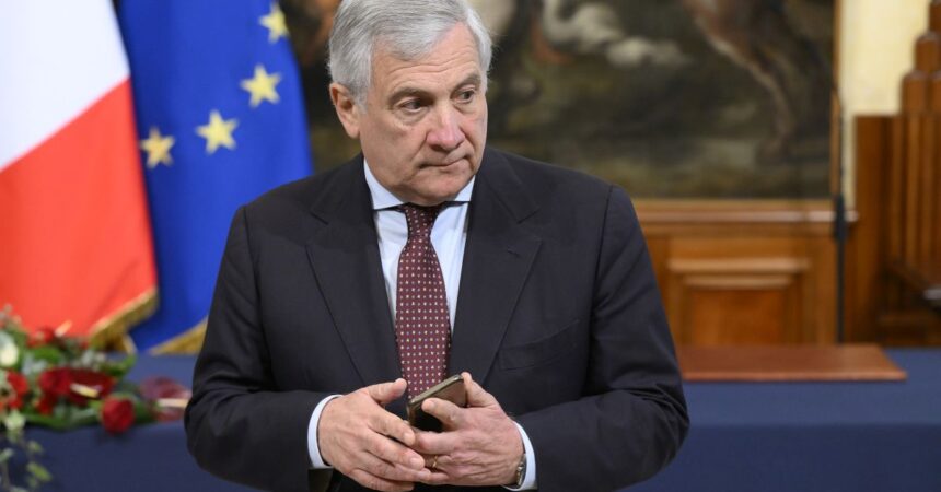Tajani “La Francia non scarichi i suoi problemi su di noi”