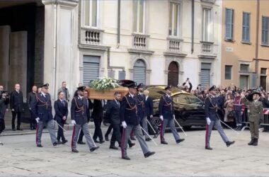 Maroni, a Varese i funerali di Stato per l’ultimo saluto