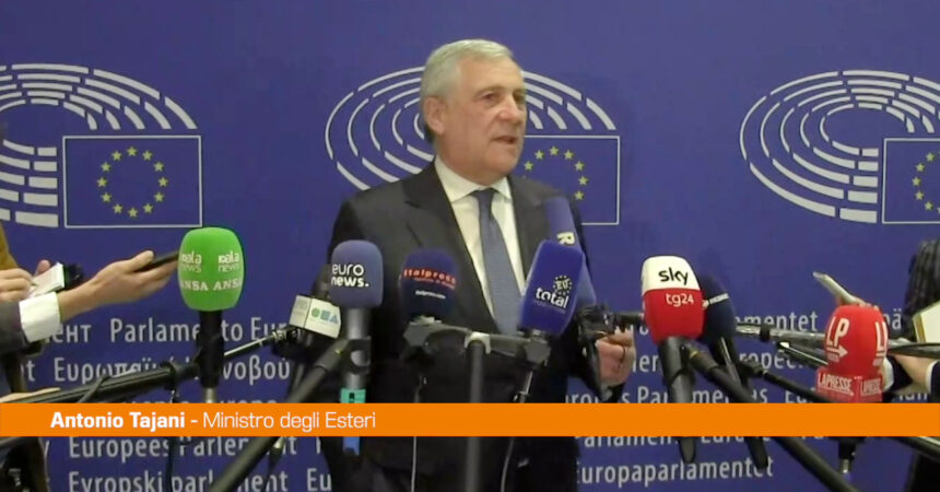 Migranti, Tajani “Il salvataggio non spetta alle Ong”