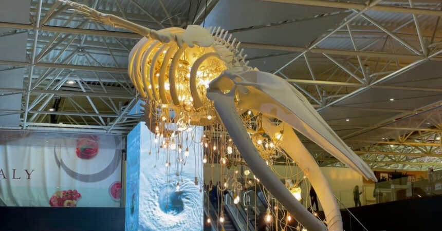 L’aeroporto di Fiumicino s’illumina con l’opera “Grande Anima”