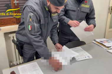 Fabbrica di diplomi falsi nel Foggiano, tre arresti