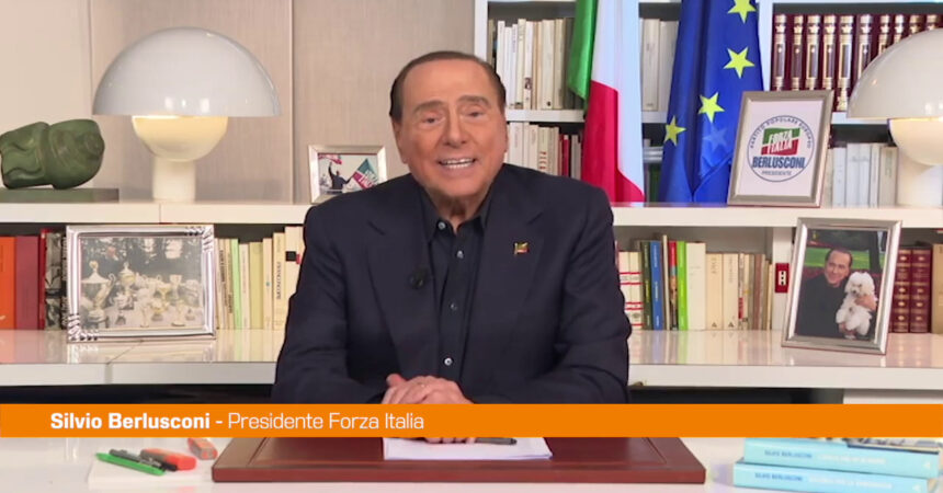 Lavoro, Berlusconi “Detassare i contratti dei giovani”