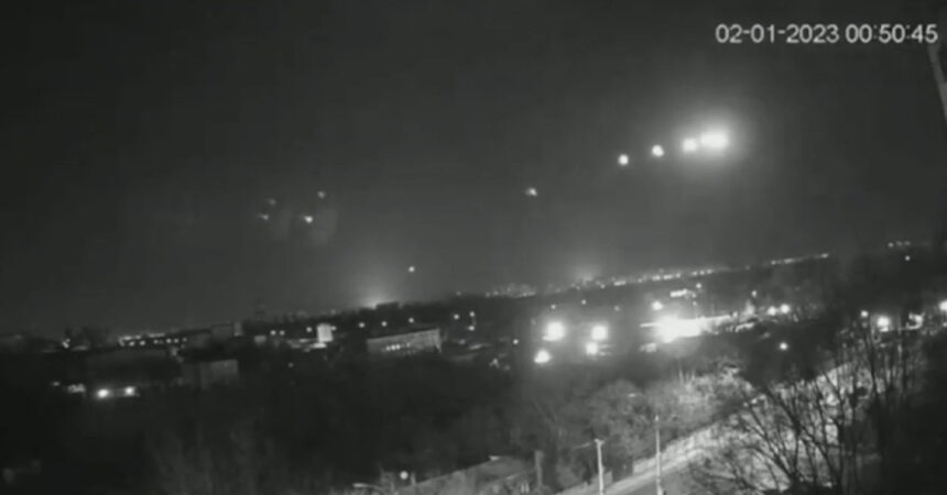 Ucraina, esplosioni a Nikopol e droni abbattuti