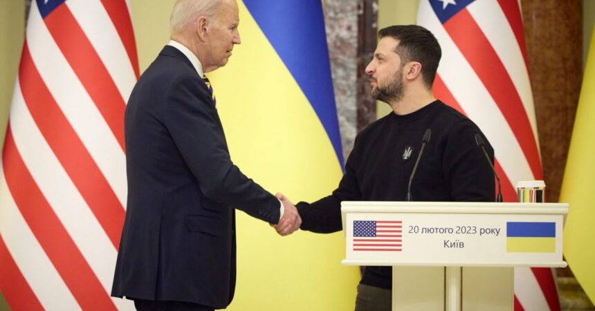 Ucraina, Biden “Nuove sanzioni a chi sostiene la guerra russa”