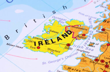 Trasporto merci, accordo Ue-Regno Unito sull’Irlanda del Nord