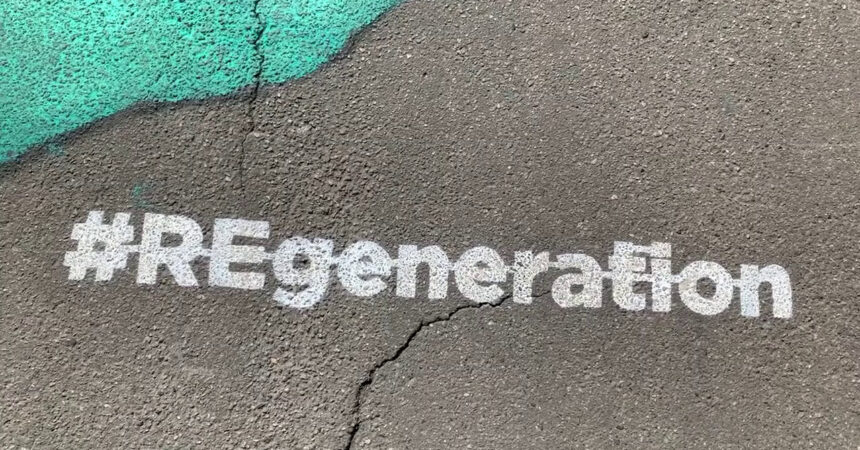 Re-generation, un’opera di street art contro l’abbandono di mozziconi