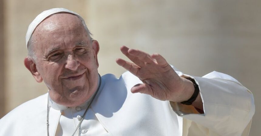 Papa “Servono politiche lungimiranti contro l’inverno demografico”