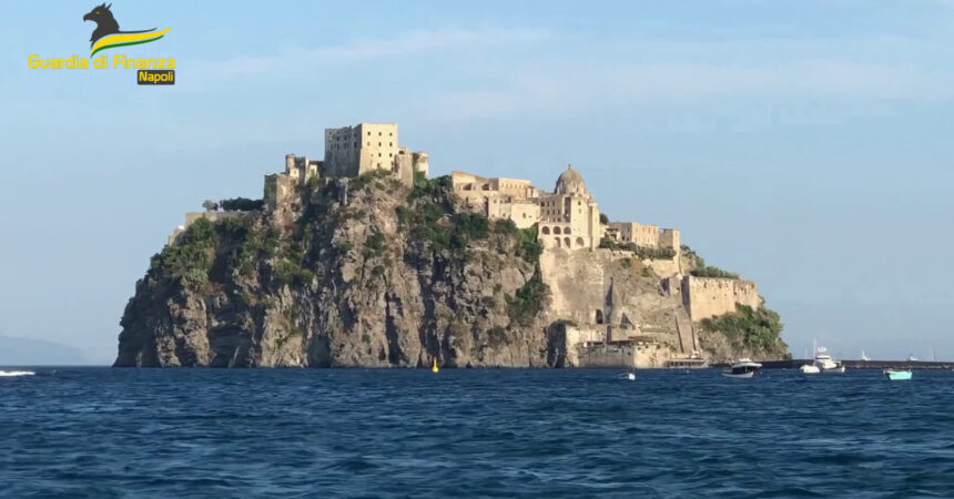 Residenze irregolari a Ischia, scoperte 40 “prime case” fittizie