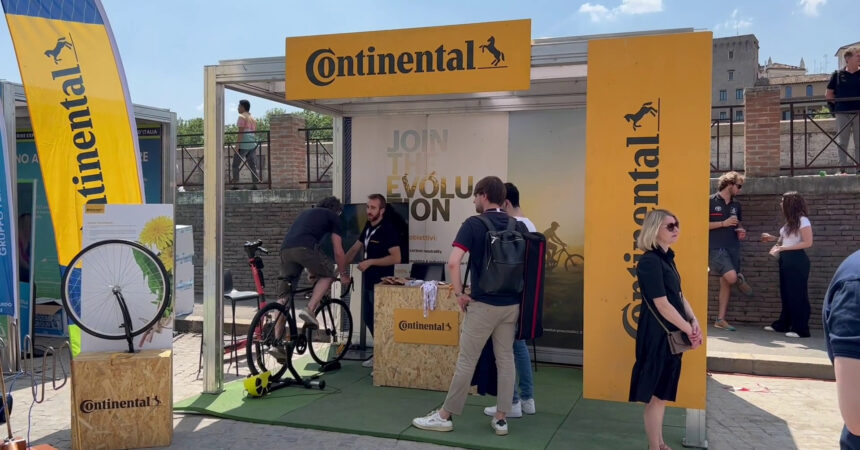 Continental sponsor del Giro-E per mobilità sostenibile