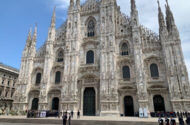 I funerali di Stato per Berlusconi, aperte le porte del Duomo di Milano