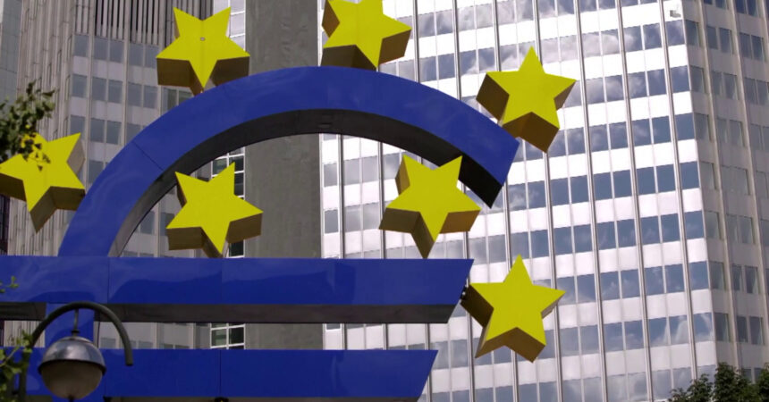 La Bce alza i tassi di un quarto di punto