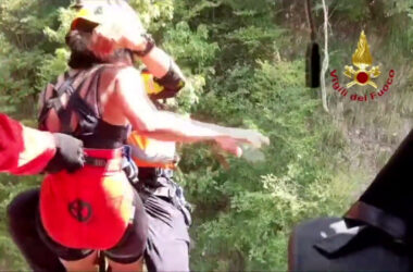 Incidente in montagna nel Lecchese, donna soccorsa da Vigili del Fuoco