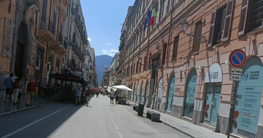 Palermo, più controlli nel centro storico, via le bancarelle abusive. Carta “Nei prossimi giorni si riunisce task force”