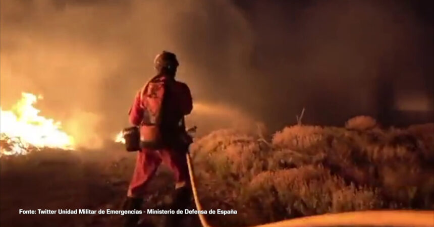 Maxi incendio a Tenerife, oltre 12 mila evacuati